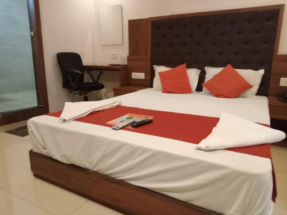 Hotel Sai Deep Lodging By Wb Inn Navi Mumbai Exterior foto